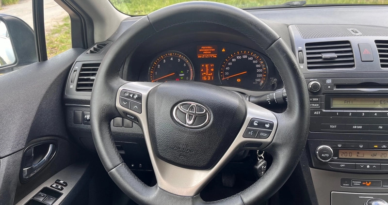 Toyota Avensis cena 21900 przebieg: 212000, rok produkcji 2009 z Prochowice małe 742